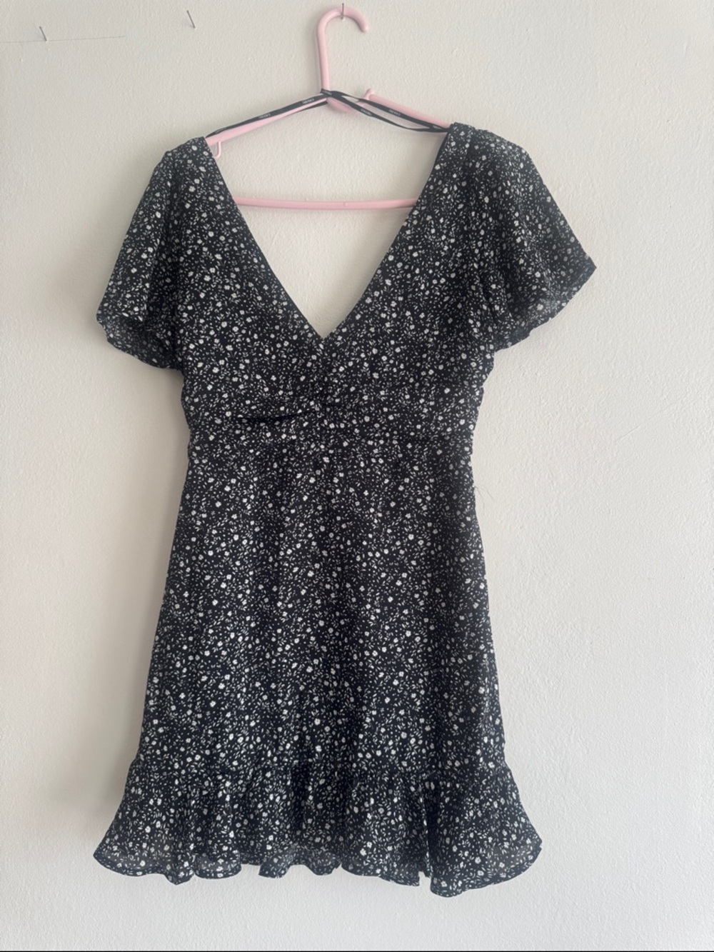 Forever 21 Black Floral V-Neck Mini Dress